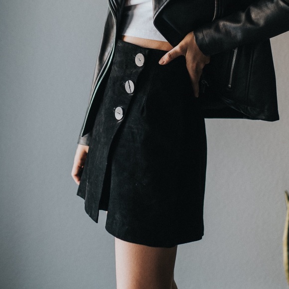 Vintage Leather Skirt/Skort with Buttons - Picture 2 of 6